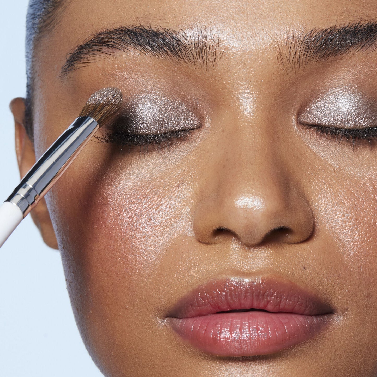 wide-tapered-eyeshadow-brush-q6 21994_Wide_Trapered_Eyeshadow_Brush.jpg