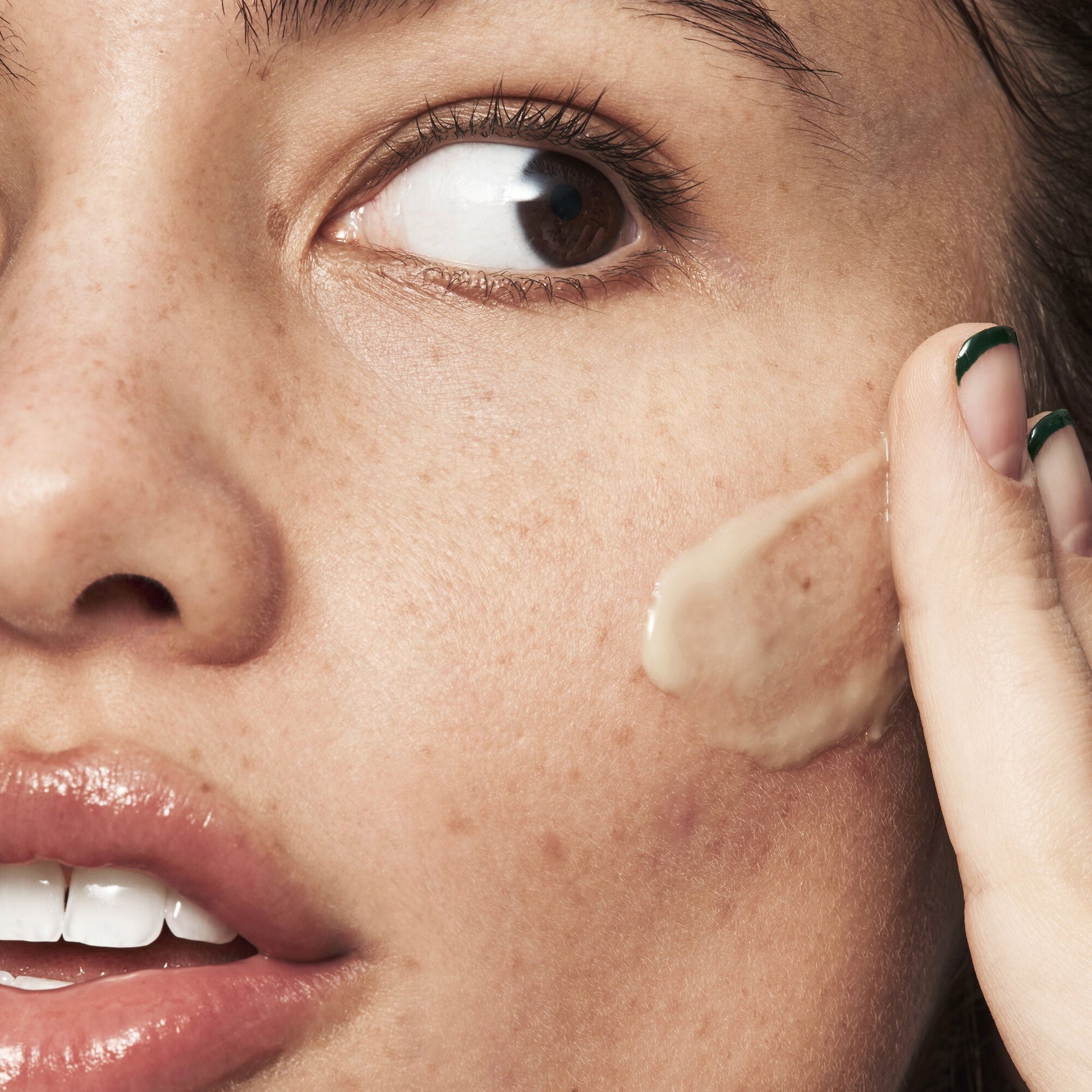 blemish-breakthrough-acne-calming-water-cream-b5 021522_Isabella_Acne_After_0462_FINAL_IGF_9e5f70b6-f47c-4bf3-9a7f-a9f223867f61.jpg
