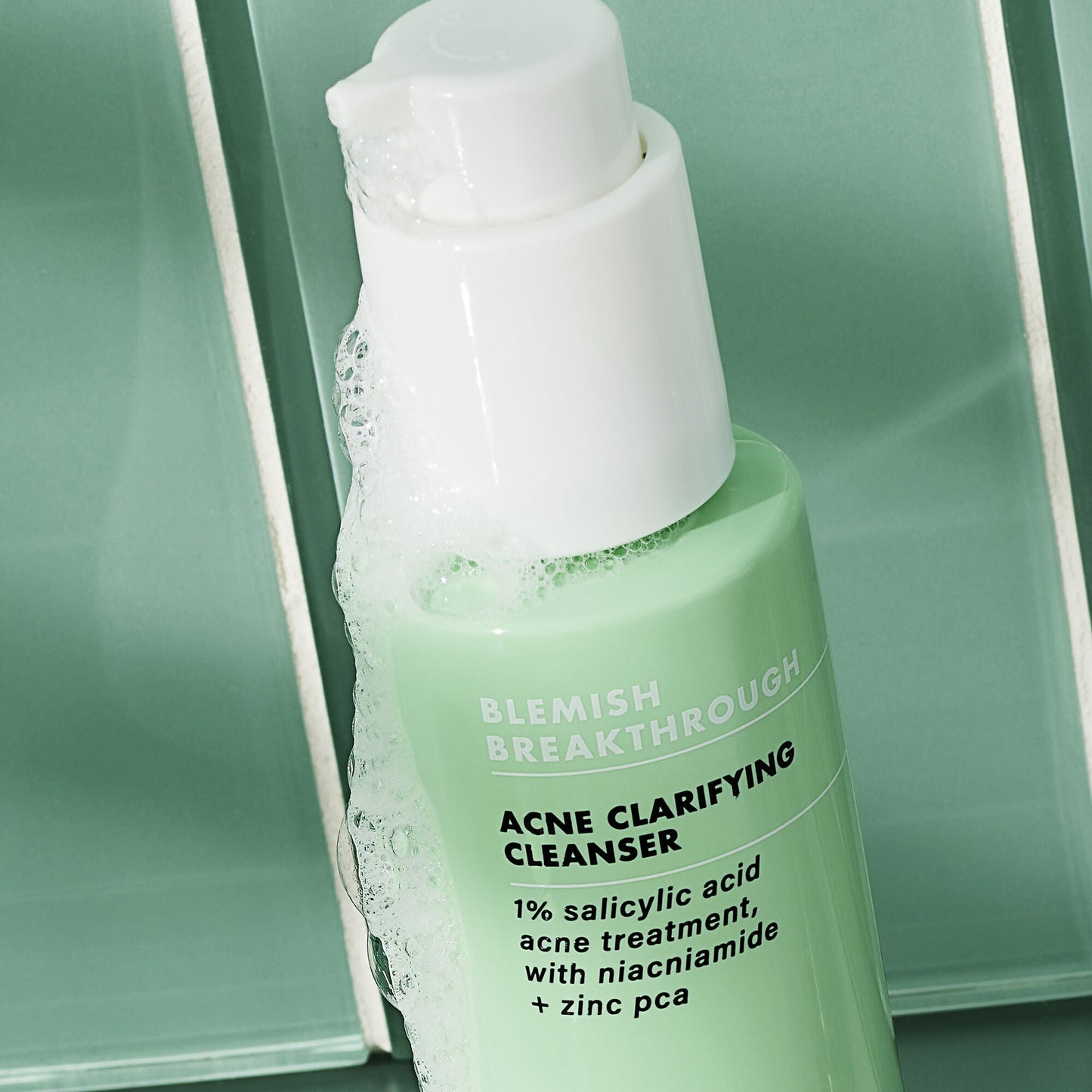 blemish-breakthrough-acne-clarifying-cleanser-k0 02_021622_SL_BT_Cleanser_Back_Lighter_0129_FStack_FINAL_IGF_V2_eb5b7c7b-2de7-4b4a-8d54-43ee3b07523f.jpg