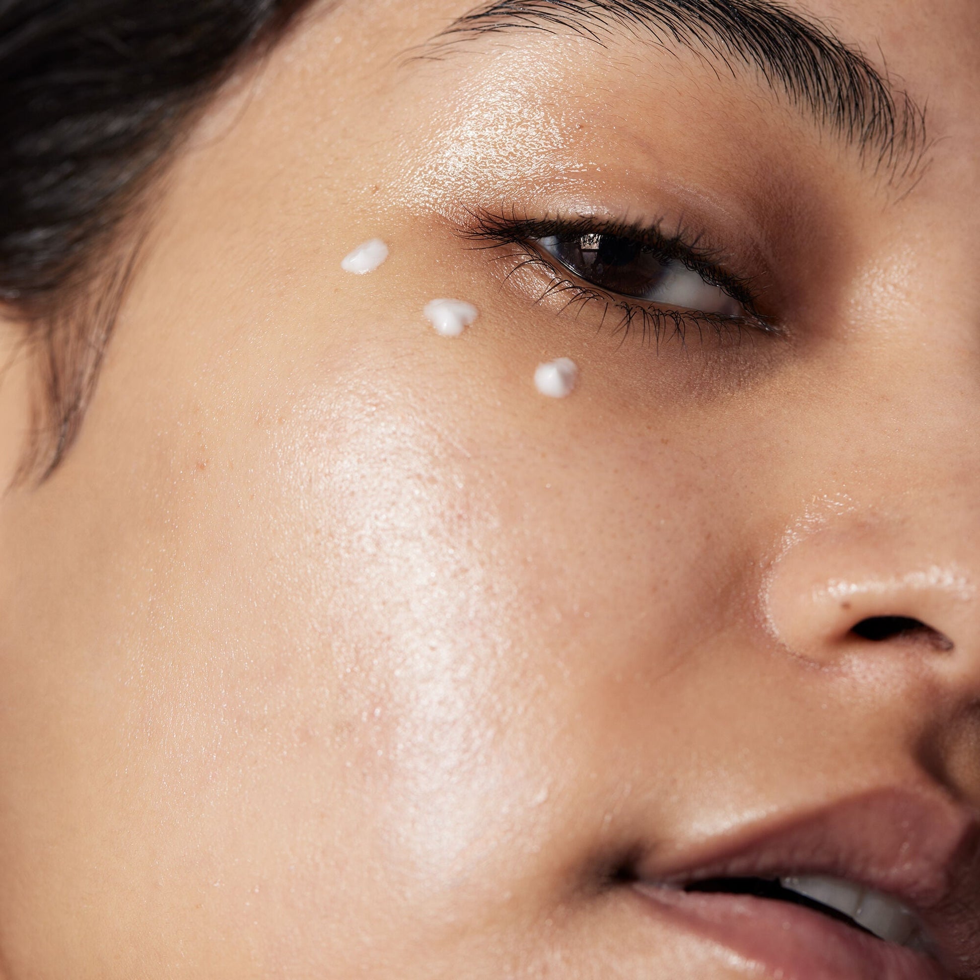 holy-hydration-eye-cream-y1 040822_Model_HH-EyeCream_116_RT1-V1_IGF_3f5819bb-8440-48d0-943c-ab2a2612d116.jpg
