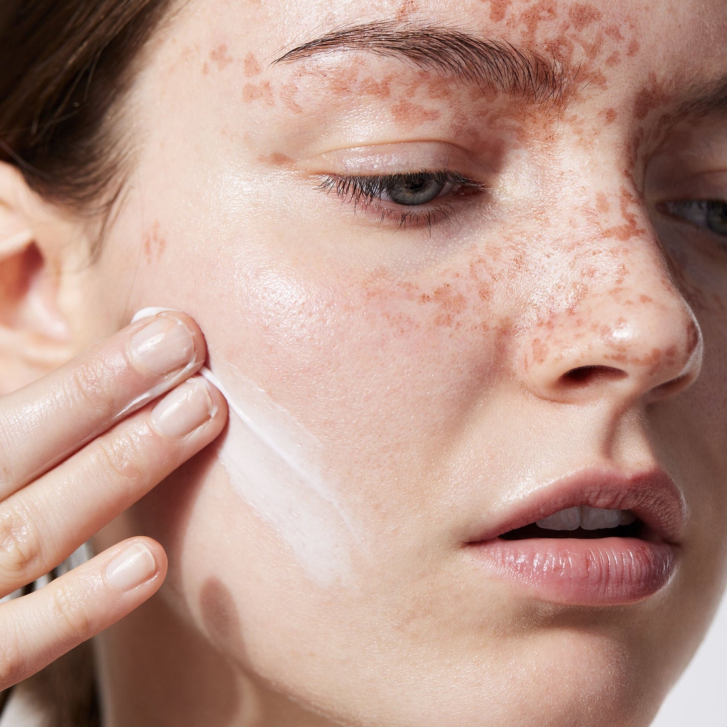 holy-hydration-face-cream-f6 040822_Model_HH-FaceCream_091_RT2-V1_IGF_38740f4c-997d-4161-a3bd-3457855e993f.jpg