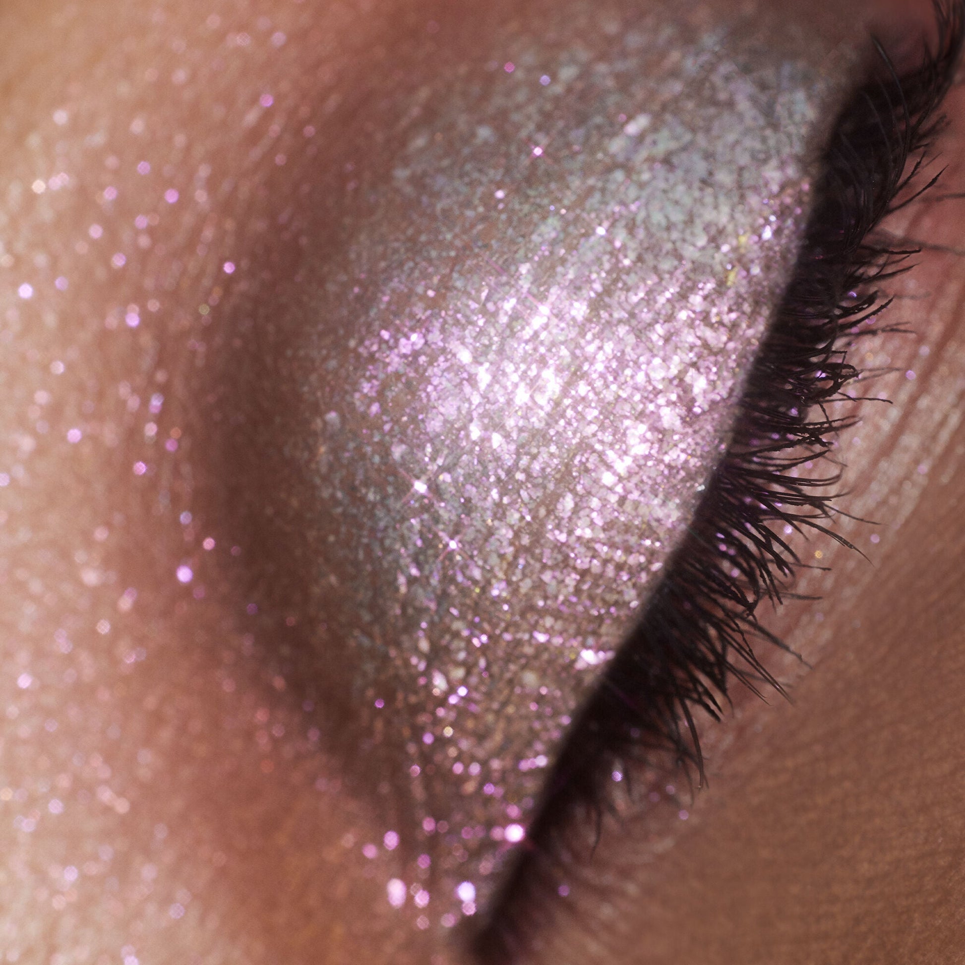 duochrome-liquid-eyeshadow-p3 061223_Chi_SparkPink_0022_FINAL_RGB_IGF.jpg