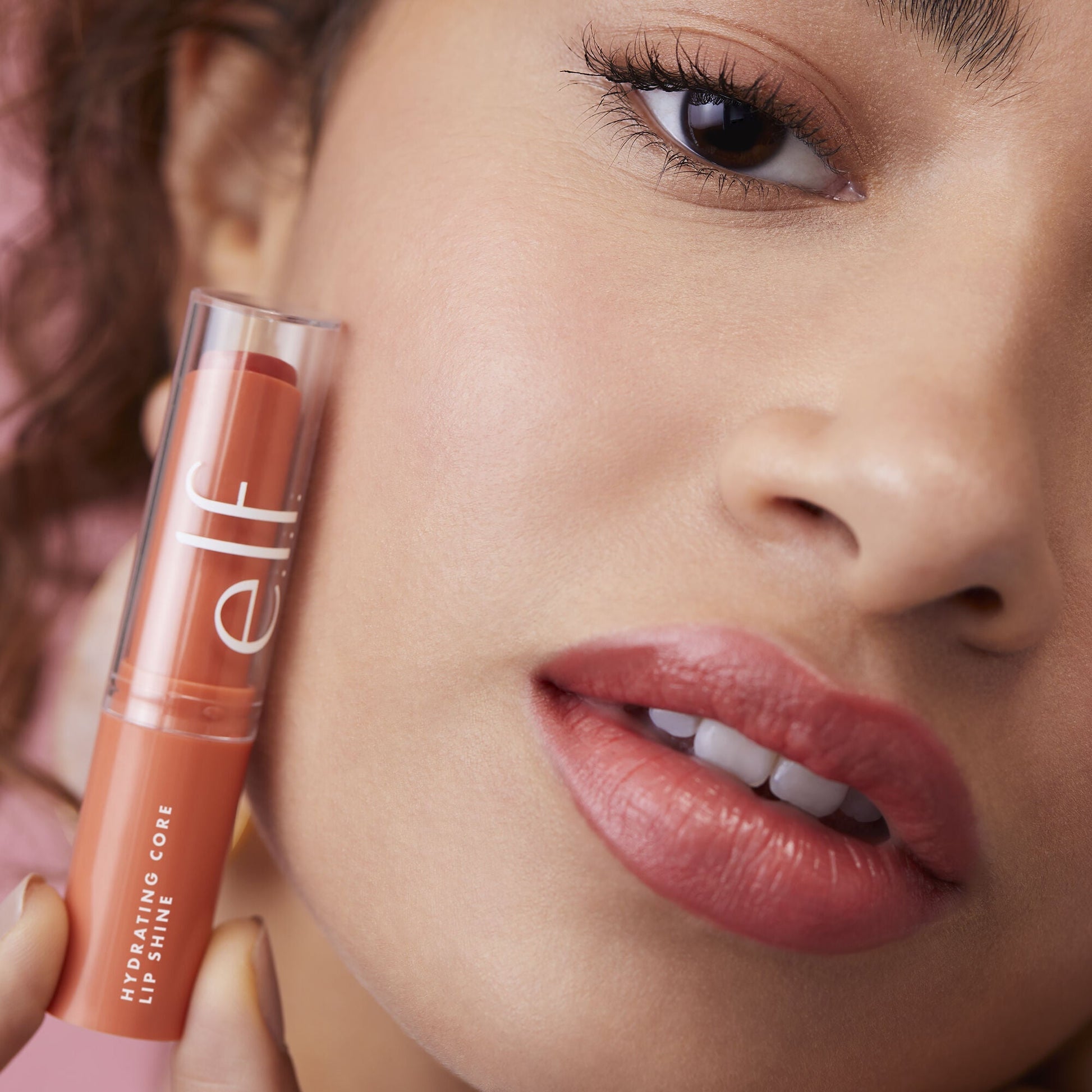 hydrating-core-lip-shine-y7 08112020_Alyssa_AmpItUp-0157_IGF_0dcd7b08-d8a1-41c3-a293-6fb7fa4ca7dd.jpg