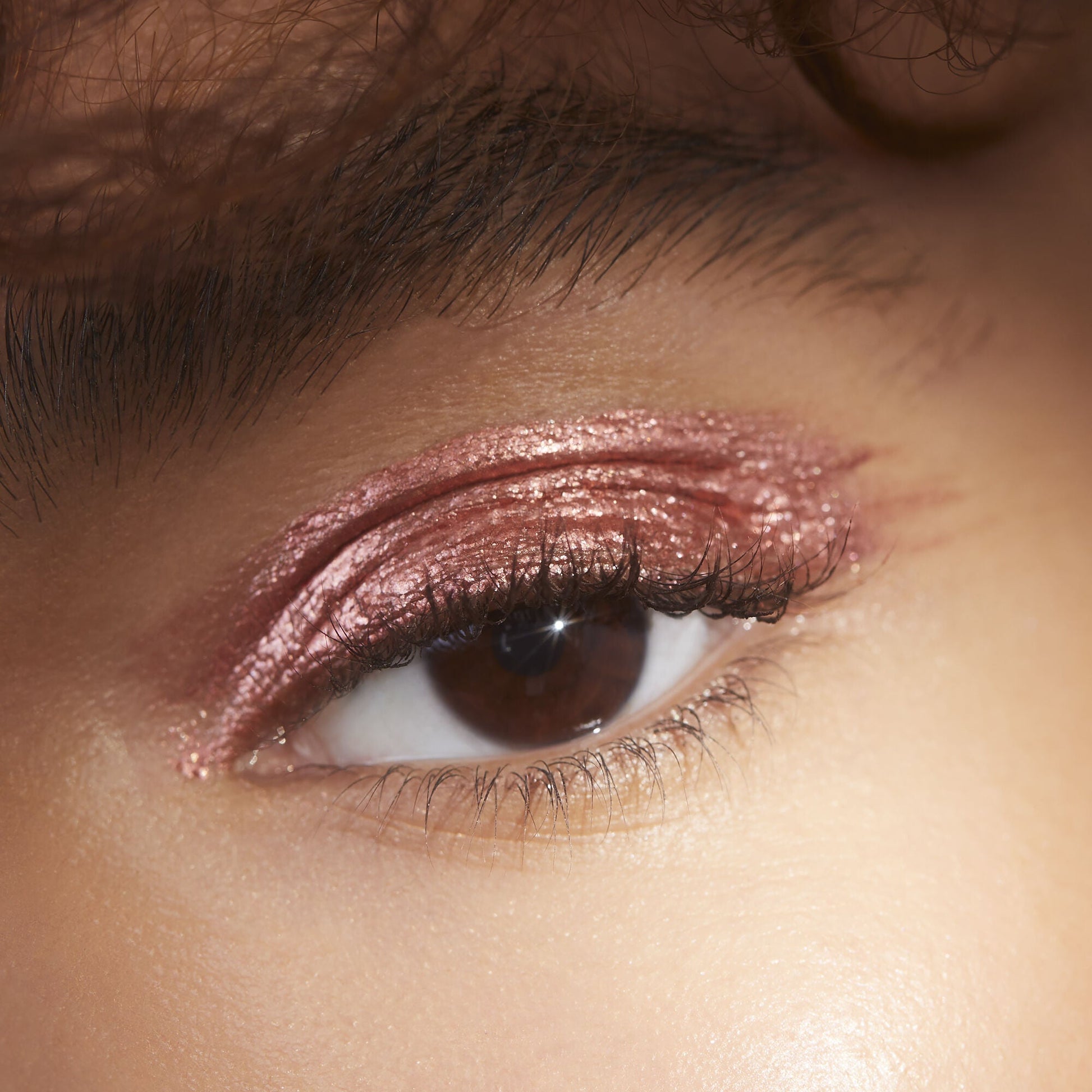 liquid-metallic-eyeshadow-c5 08112020_Alyssa_LiquidMetallic2-0088_IGF_8173dfb0-e7a2-4d33-b548-15571a3372c6.jpg