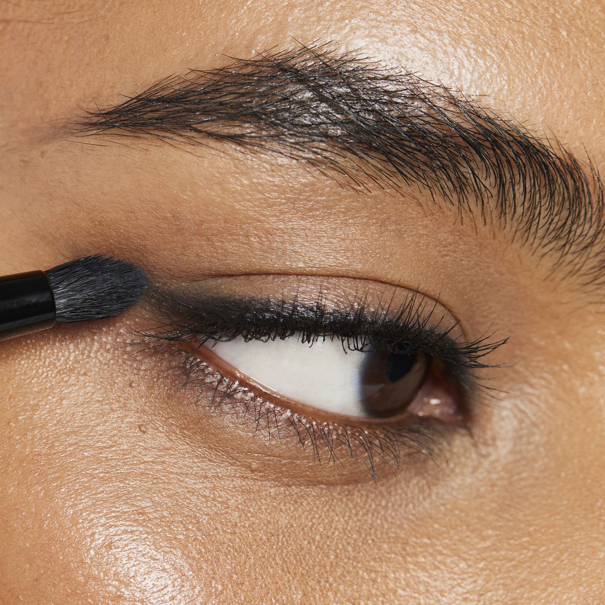 smudge-n-smoke-eyeliner-brush-b3 100824_elf_Shikin_Kohl_App_017_RGB_IGF.jpg