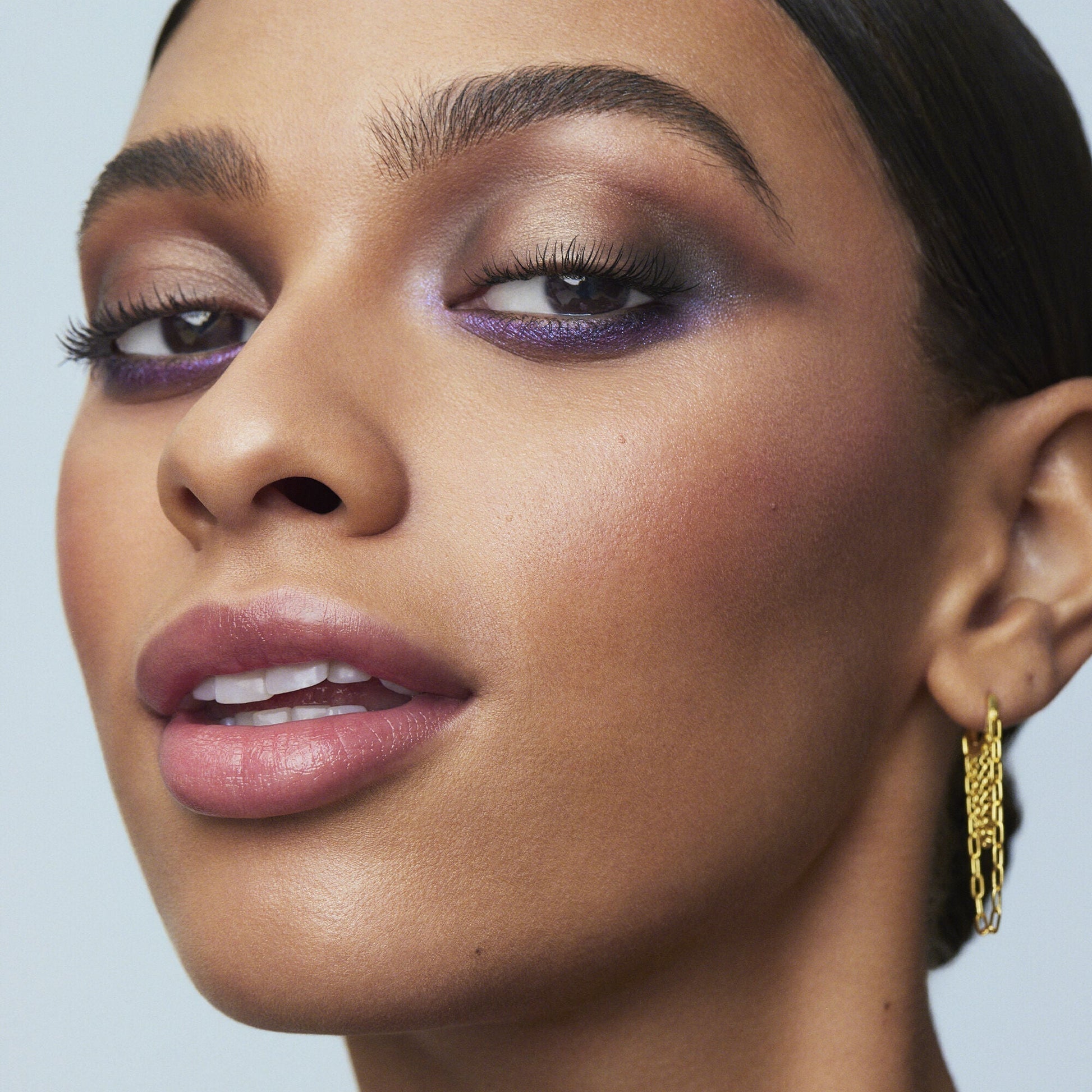 perfect-10-eyeshadow-palette-j4 110722_Adriana_10pcEyeshadow_2060_IGF.jpg