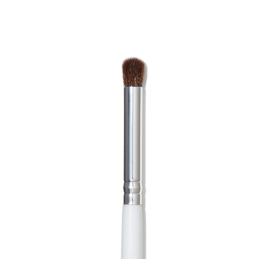 eye-crease-brush-m1 1823_EyeCreaseBrush_Macro.jpg