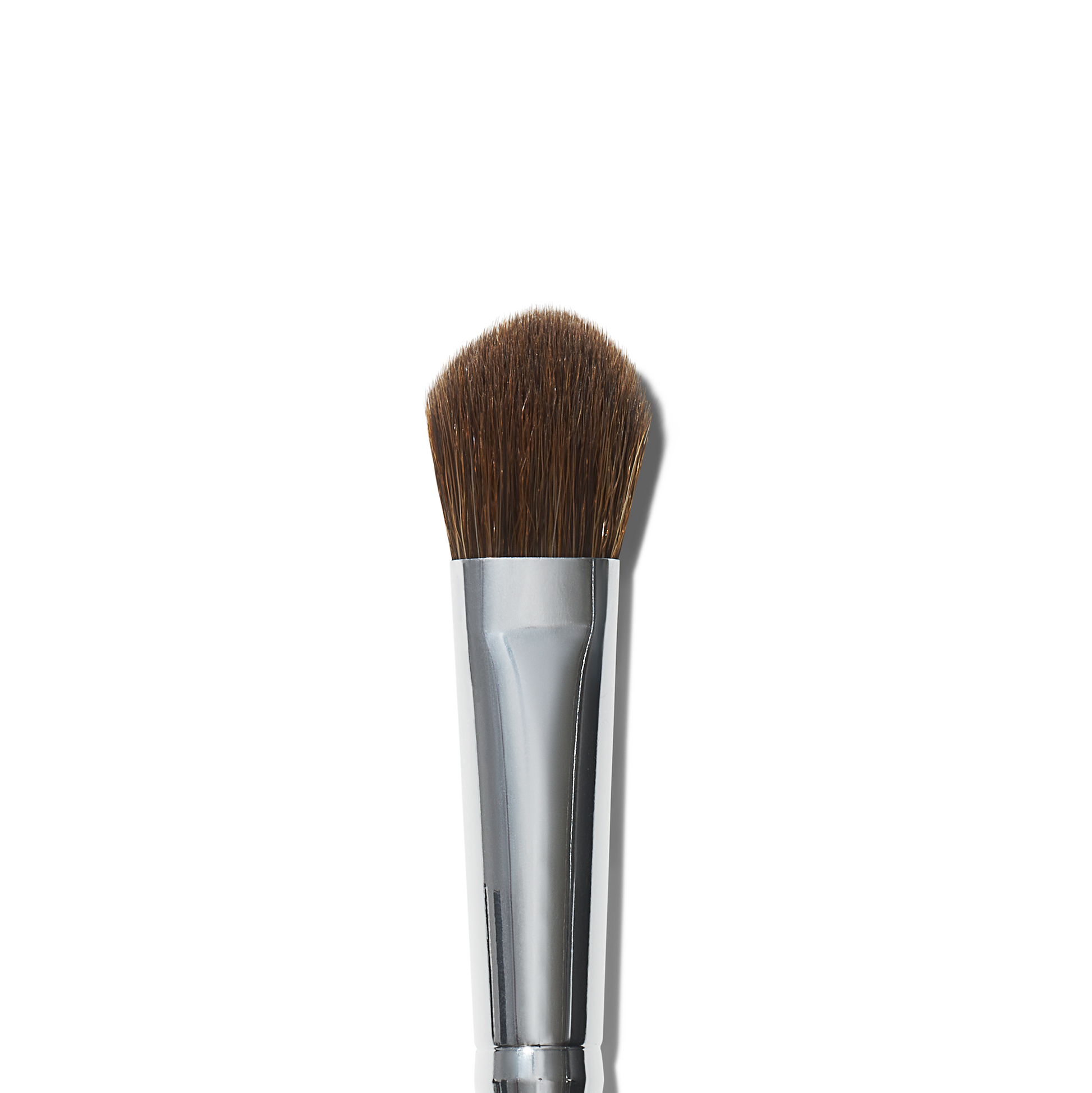 wide-tapered-eyeshadow-brush-q6 21994_MACRO_R.png