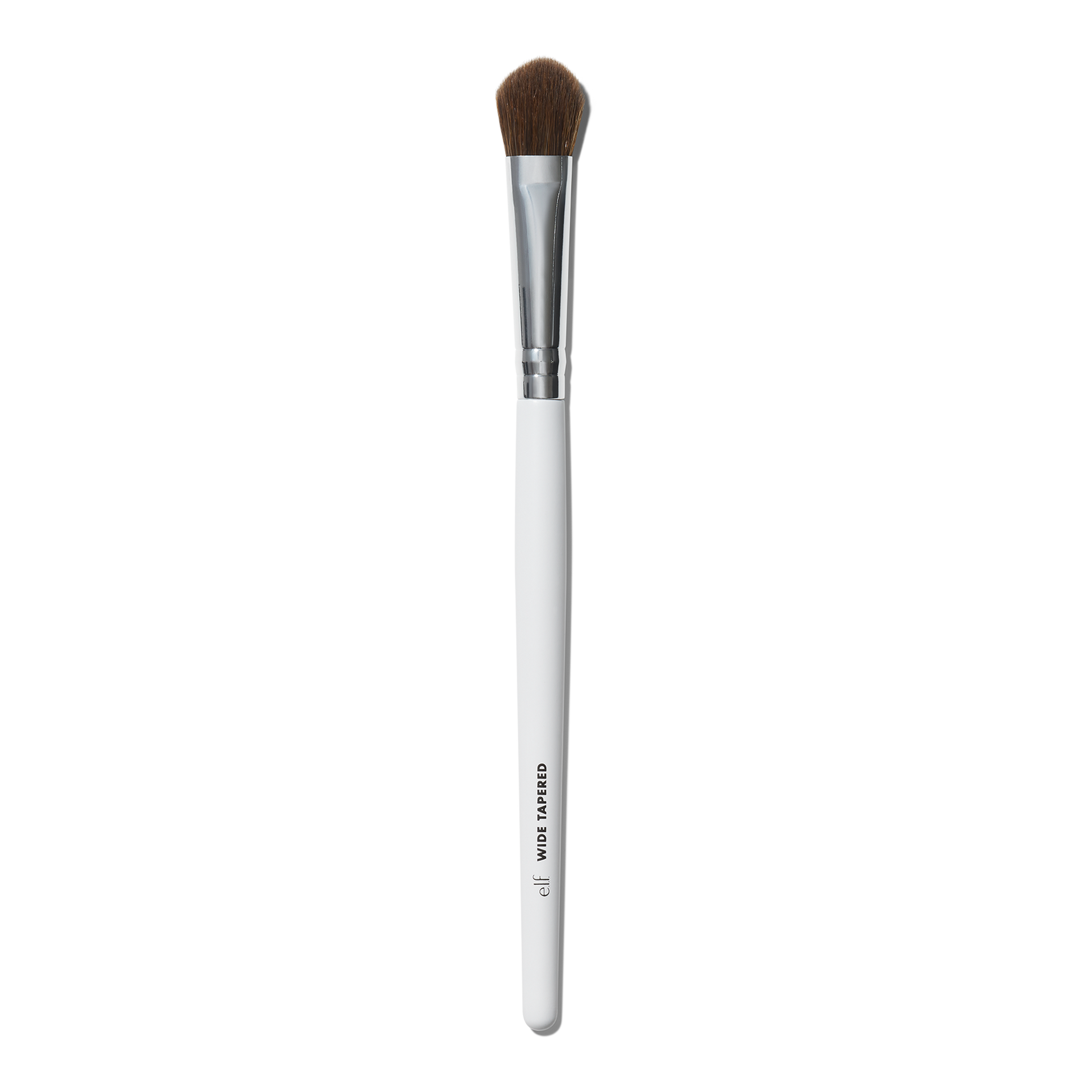 wide-tapered-eyeshadow-brush-q6 21994_OPENA_R.png