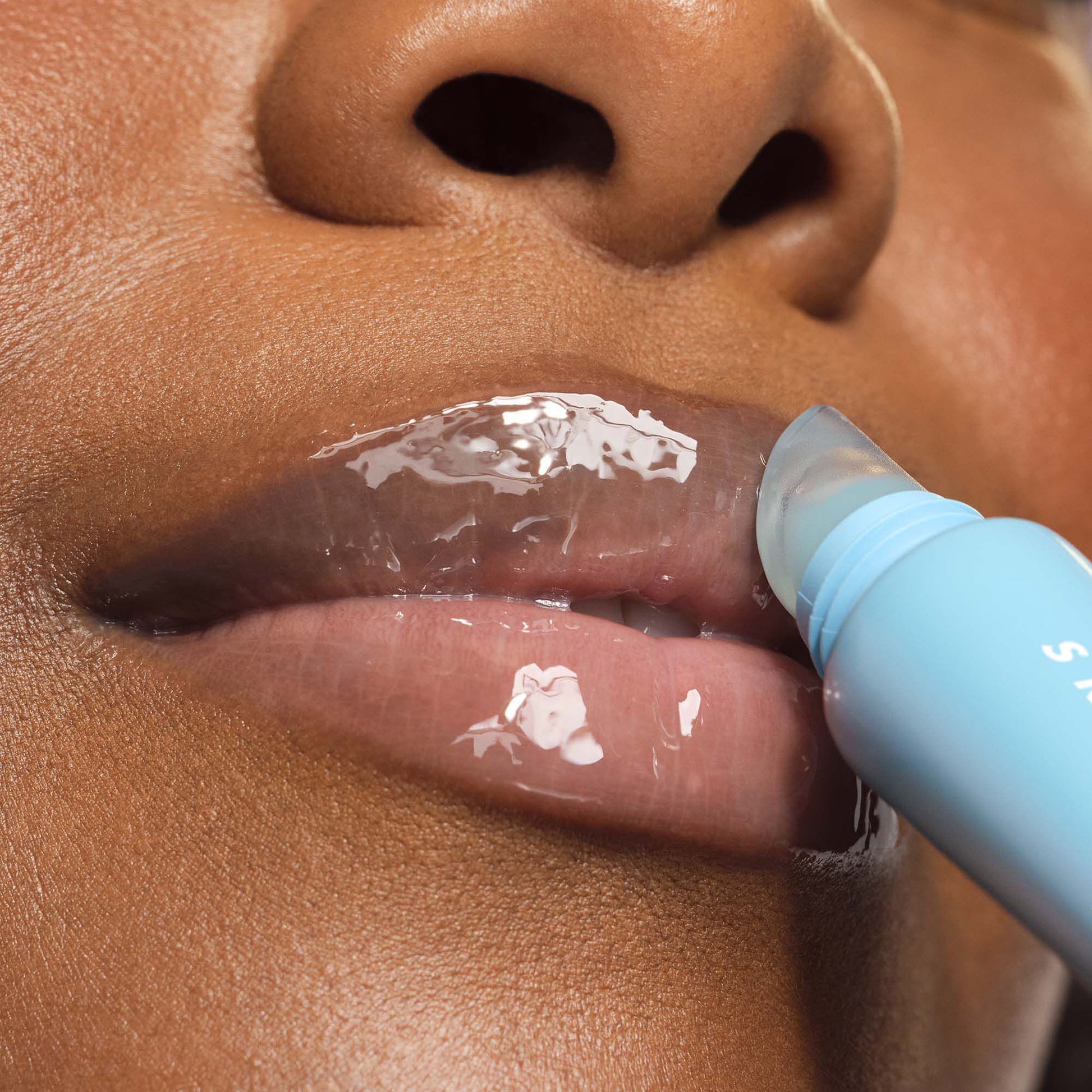 thirst-burst-lip-treatment-c4 57069_SKIN_Enga_Hibiscus_Macro_033_w3QC_RGB_2000x2000_fd68b6a3-ae05-431e-bbc0-31407d9fed44.jpg