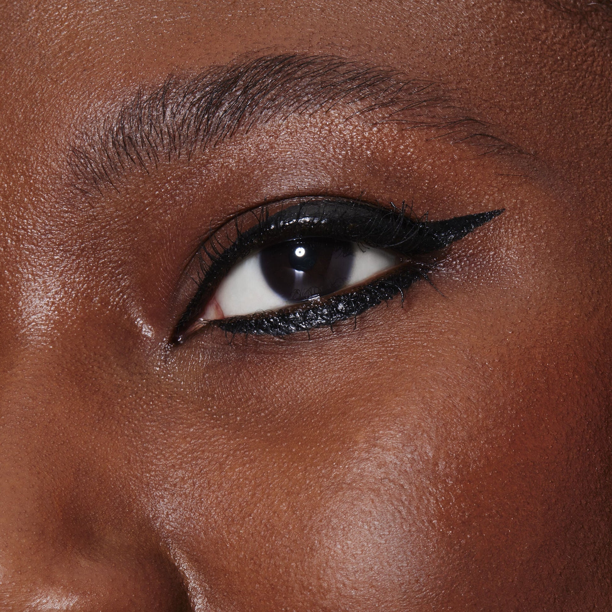 h2o-proof-inkwell-eyeliner-n3 82969_DJ_H20_PROOF_INKWELL_EYELINER_MACRO.jpg