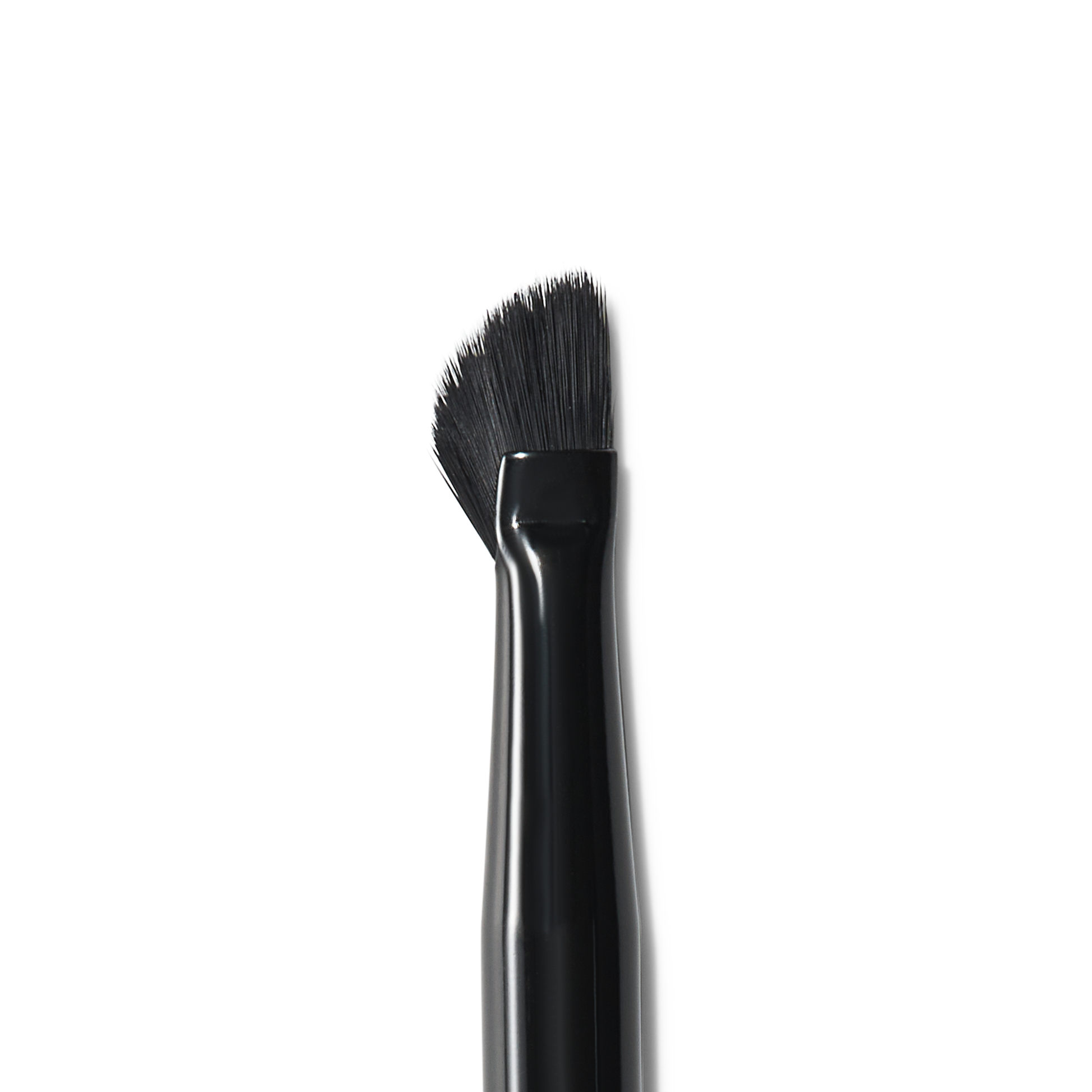 wing-it-liner-brush-q6 84091_MACRO_R.png
